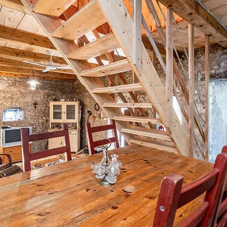 Holiday home Gorgeous In With Kitchen