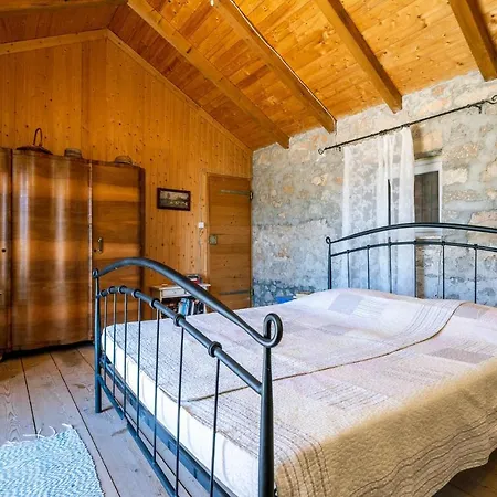 Gorgeous In With Kitchen Holiday home *